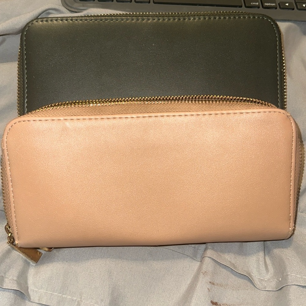 set of 2 wallets